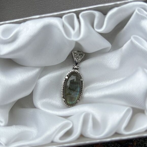 NIB Malagasy Labradorite & Peridot Solitaire Pendant, Stainless Steel Necklace - Picture 7 of 12